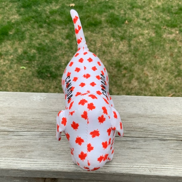PINK VICTORIA SECRET Canada Leaf Print Limited Edition Stuffed Plush Dog NEW - Picture 11 of 12